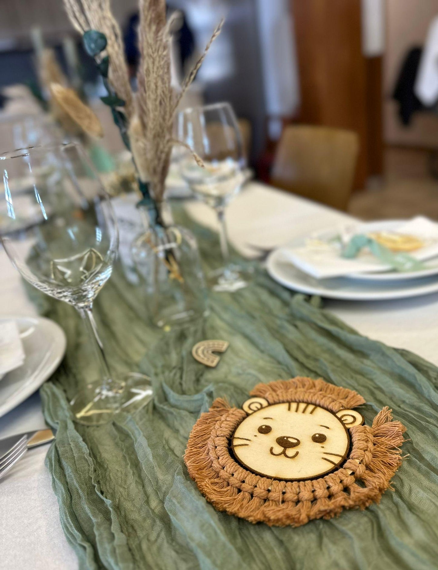 handgemachter Löwenkopf aus Holz & Makramee – süße Kinderzimmerdeko, Wanddeko Tiermotiv, Babyzimmer, Geschenk, Geburt, Taufe, Geburtstag