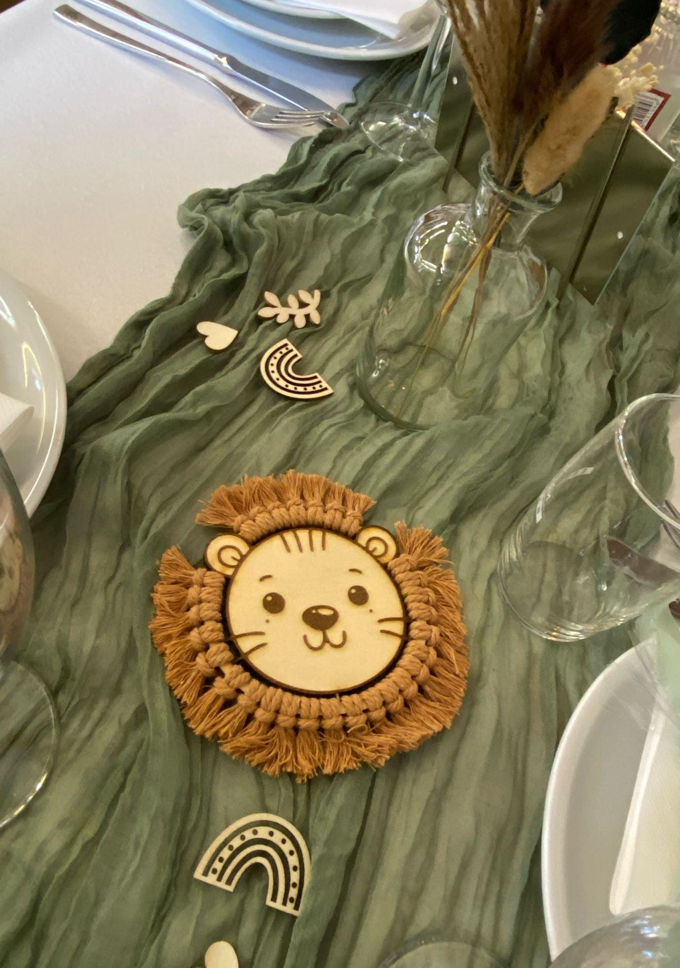 handgemachter Löwenkopf aus Holz & Makramee – süße Kinderzimmerdeko, Wanddeko Tiermotiv, Babyzimmer, Geschenk, Geburt, Taufe, Geburtstag