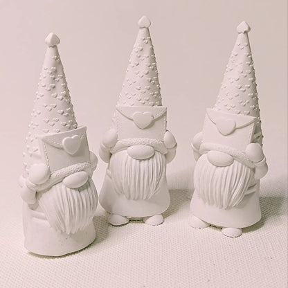 Wichtel "Tomte", mit Herzchen und Liebesbrief