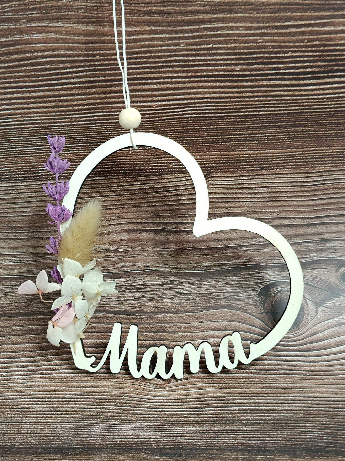 Muttertagsgeschenk Herz mit Mama, Oma, mit Trockenblumen, als Mitbringsel oder kleine Aufmerksamkeit, Personalisierung, Türkranz