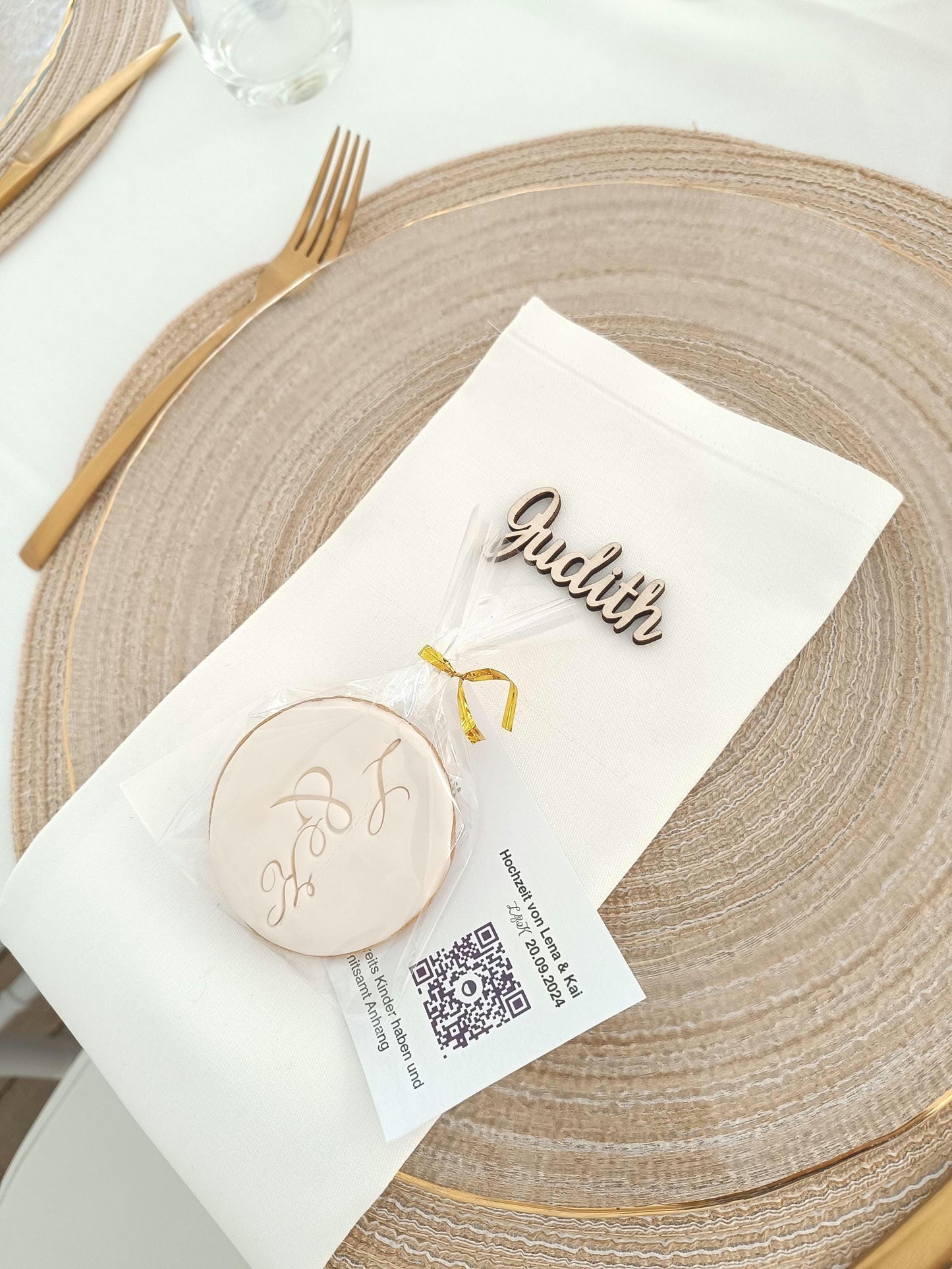 Personalisierte Holz-Namensschilder | Lasergravierte Platzkarten für Hochzeiten & Events