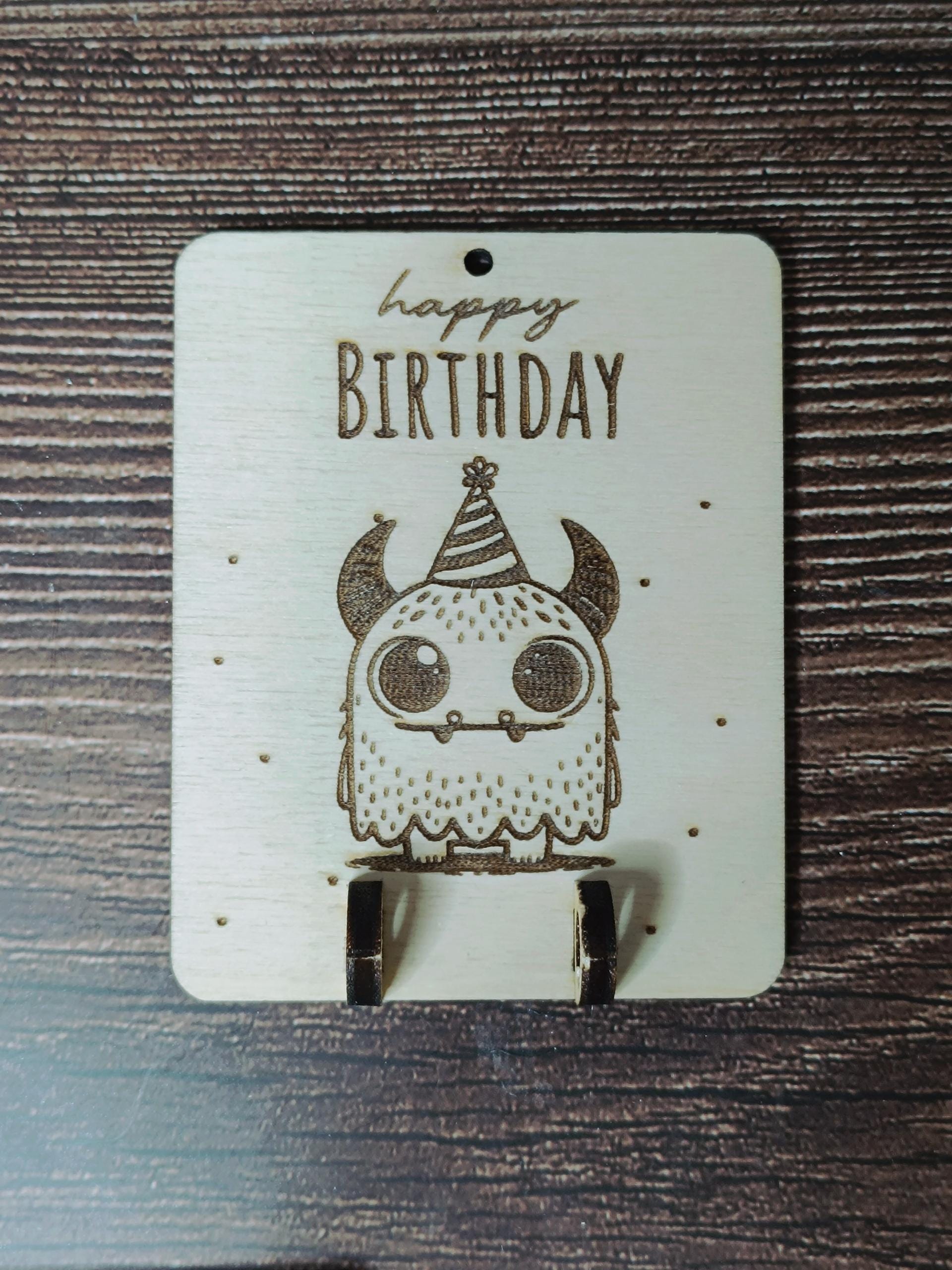 Personalisierter Holz Geldgeschenkanhänger mit Motiven – Nilpferd, Ente, Kuh, Monster, Roboter, Dino – Geschenkidee, Mitbringsel, Geburtstag