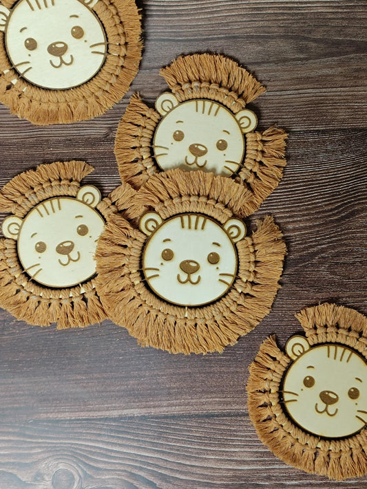 handgemachter Löwenkopf aus Holz & Makramee – süße Kinderzimmerdeko, Wanddeko Tiermotiv, Babyzimmer, Geschenk, Geburt, Taufe, Geburtstag