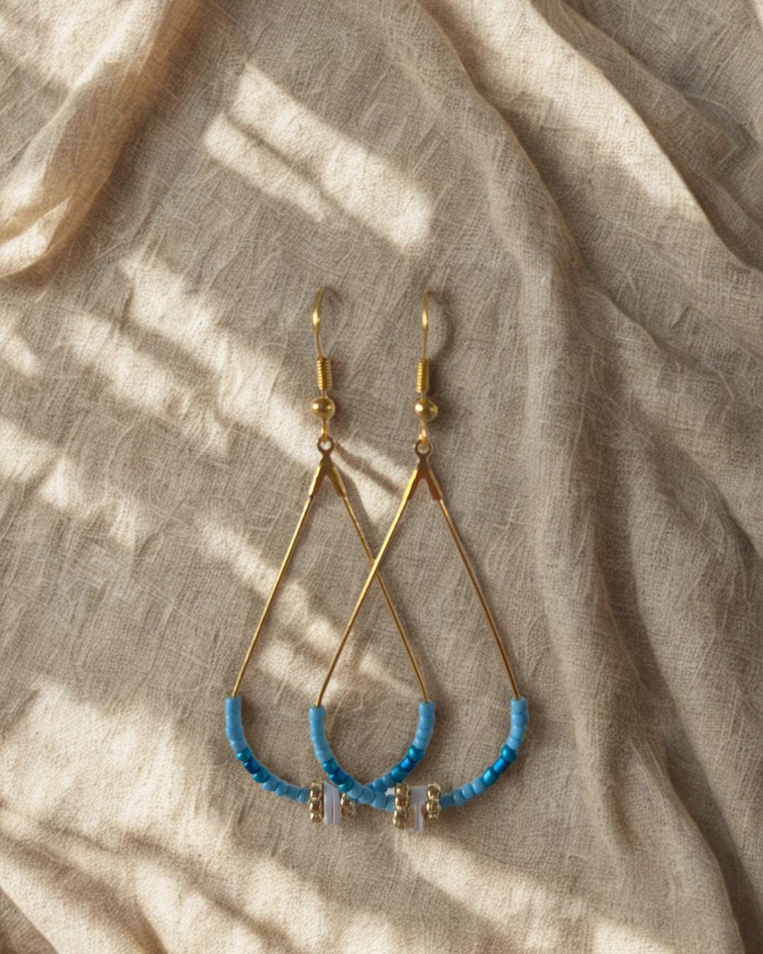 Handgemachte Perlenohrringe in Tropfenform | Boho Ohrringe mit Perlen & Anhängern | Sommer Schmuck Geschenkidee Urlaub | Bohemian Ohrringe