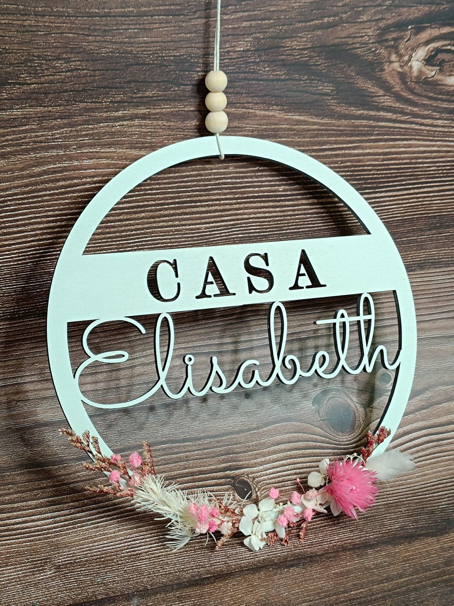 Türkranz / Türschild "Olivia", mit personalisiertem Nachnamen / Namen, sowie Trockenblumen, aus Holz gelasert, Familienschild, Namensschild