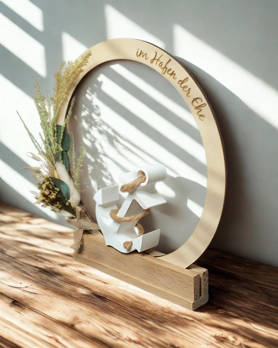Maritimes Hochzeitsgeschenk „Im Hafen der Ehe“ – Deko Aufsteller mit Anker & Trockenblumen – personalisiertes Geschenk zur Hochzeit
