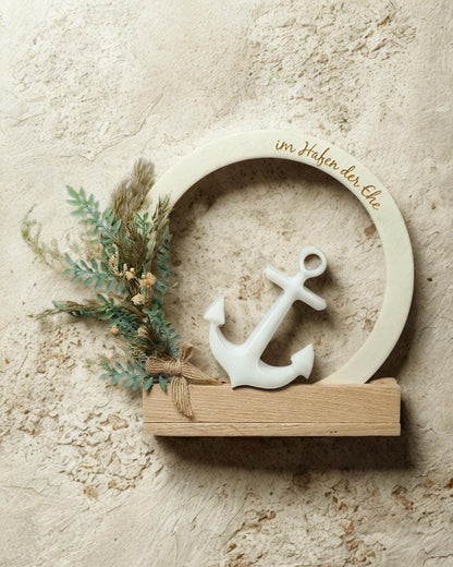 Maritimes Hochzeitsgeschenk „Im Hafen der Ehe“ – Deko Aufsteller mit Anker & Trockenblumen – personalisiertes Geschenk zur Hochzeit