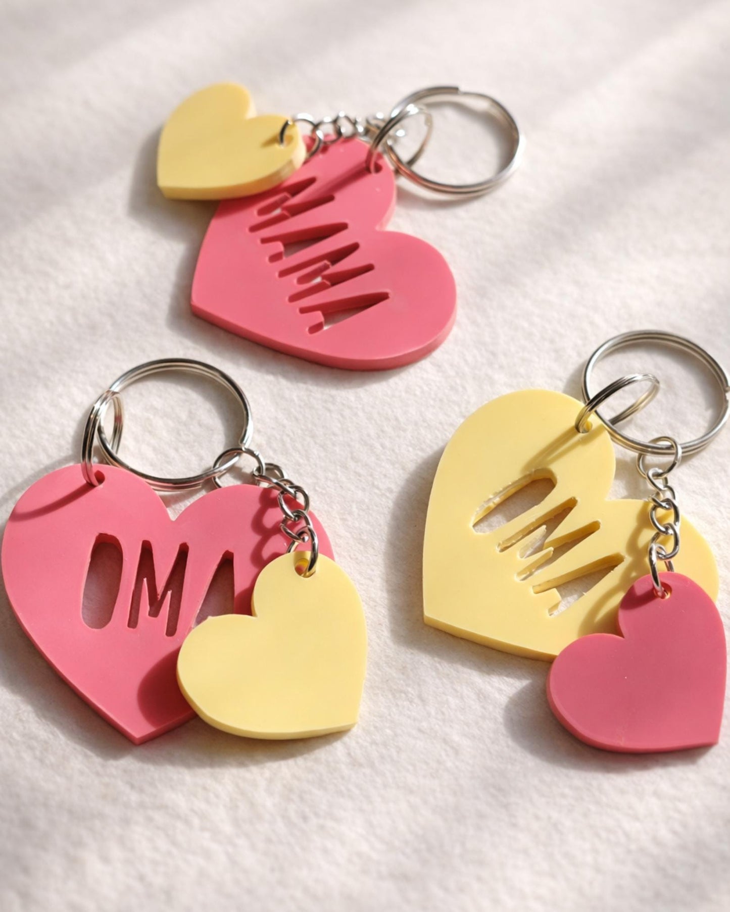 Herz Schlüsselanhänger, Geschenk für Mama | Oma | Papa | Opa | Acryl Anhänger mit Herz | Muttertag | Geschenkidee | Geburtstag | Liebe