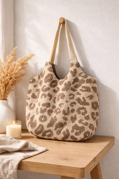 Teddybag | Große Stofftasche mit Innenfach | Teddy Tasche Damen Leo Shopper Handmade | Kuschelige Sherpa Bag Beige Leopard | Umhängetasche
