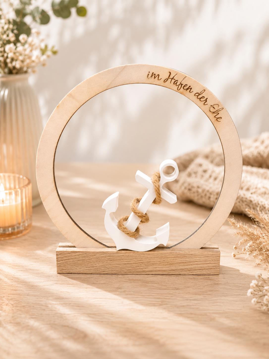 Maritimes Hochzeitsgeschenk „Im Hafen der Ehe“ – Deko Aufsteller mit Anker & Trockenblumen – personalisiertes Geschenk zur Hochzeit