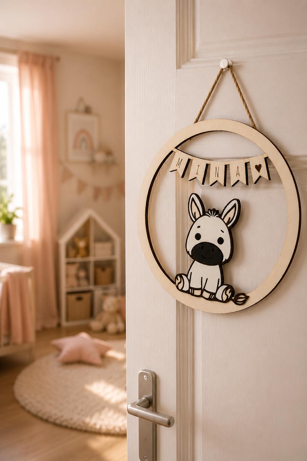 Personalisierter Holz Türkranz mit Tiermotiven – personalisierbar mit Wunschnamen und Tiermotiv I Kinderzimmerdeko, Geschenkidee, Babyshower