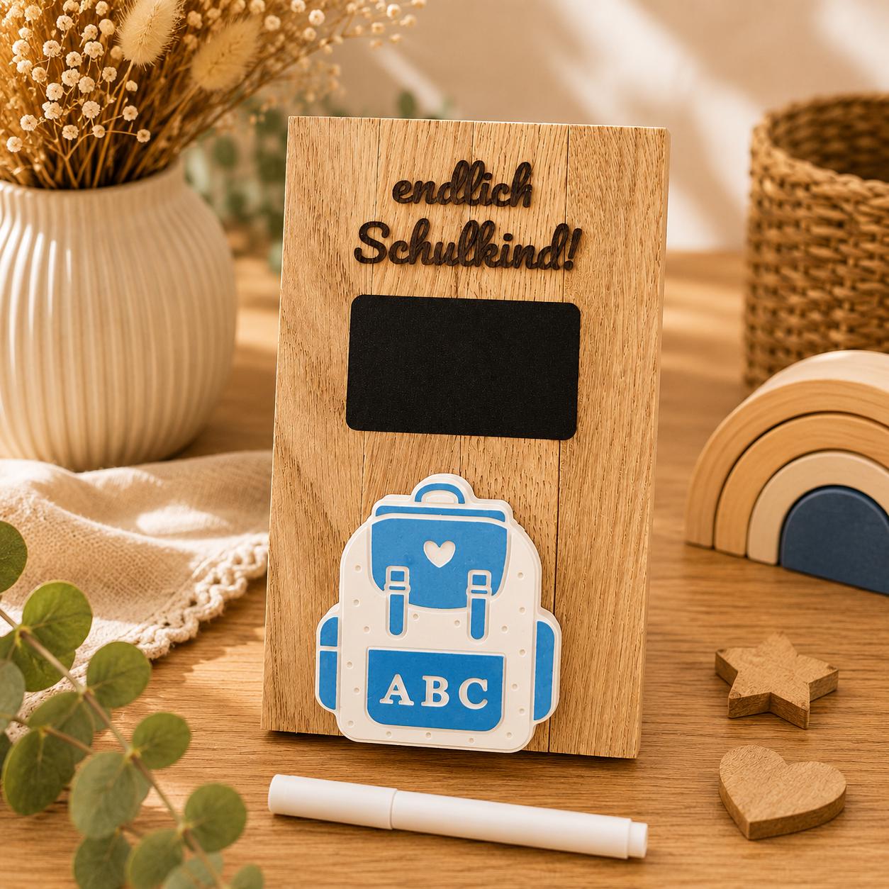 Personalisiertes Geldgeschenk zur Einschulung aus Holz | Schulkind Geschenk mit Tafel, Stift & Geldhalter | Endlich Schulkind | Abschied