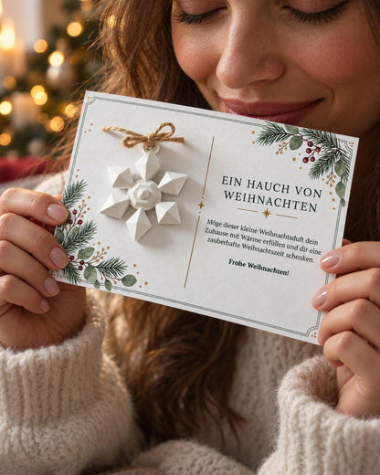 Personalisierte Weihnachtskarte mit Duftstein Schneeflocke | Duftende Grußkarte mit Namen & grünem Umschlag | Geschenk zu Weihnachten