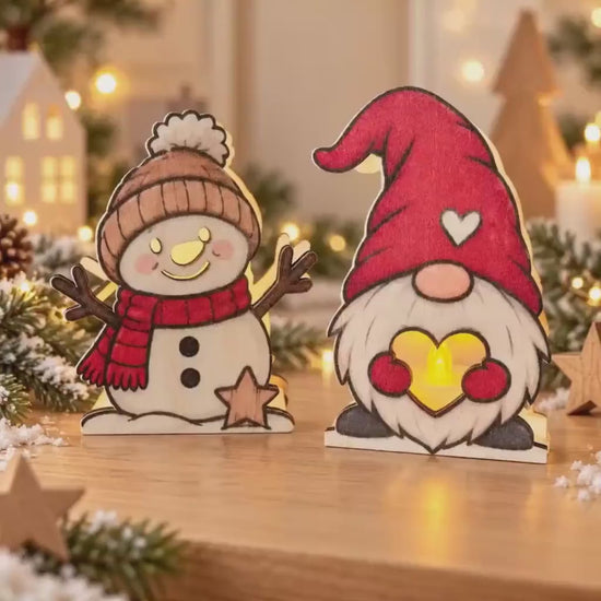 Weihnachtlicher Teelichthalter aus Holz – Wichtel, Rentier oder Schneemann – beleuchtete Weihnachtsdeko aus Pappelsperrholz, handgemacht